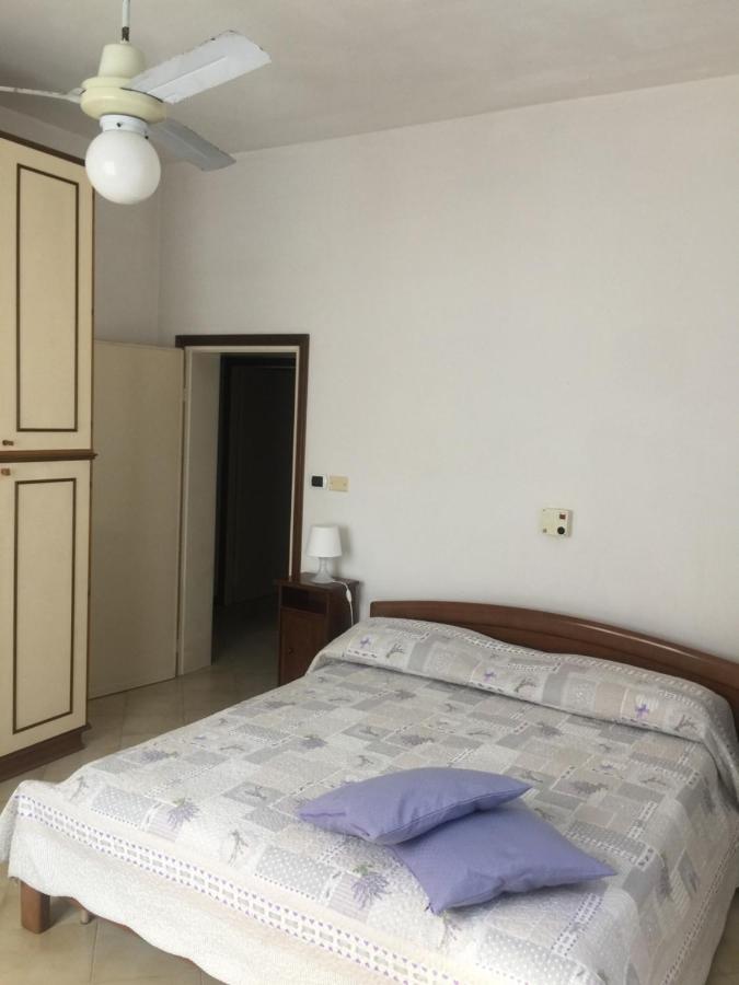 Ferienwohnung La Casa Di Clara Ombrellone Con 2 Lettini Al Lido San Giuliano Gratis E Parcheggio Privato Gratis Rimini Exterior foto